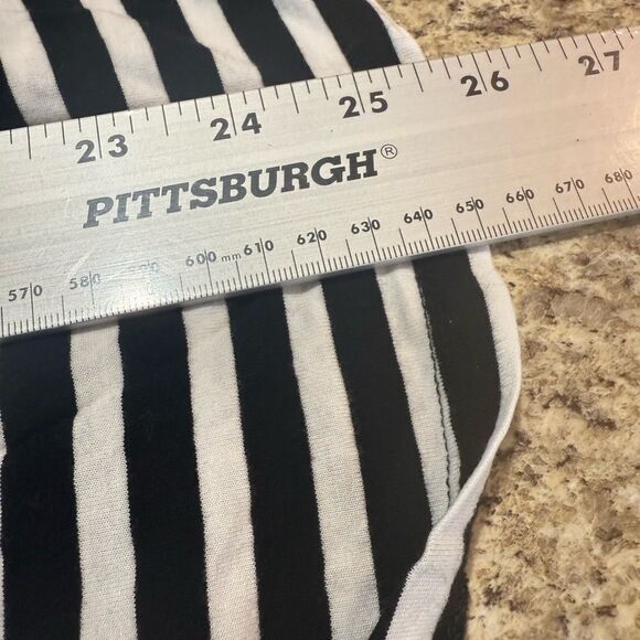 Gap Blue and White Striped Tee Size Medium - Picture 7 of 9